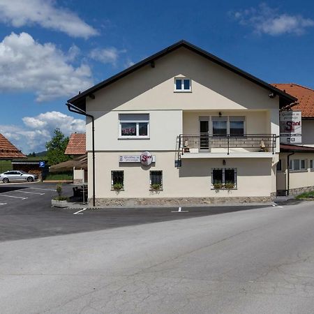 Guesthouse & Apartments Pri Stani Zerovnica Exterior foto