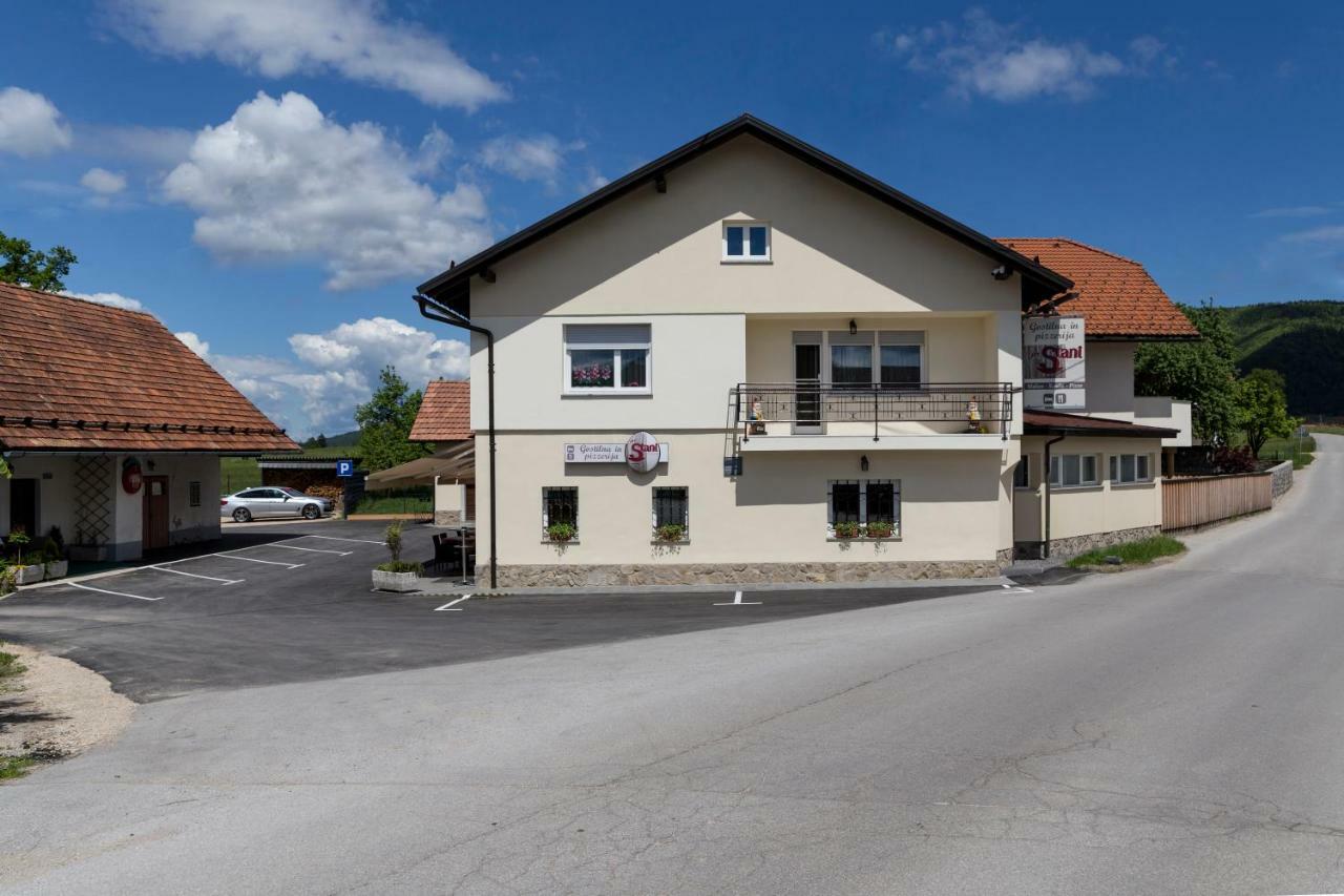 Guesthouse & Apartments Pri Stani Zerovnica Exterior foto